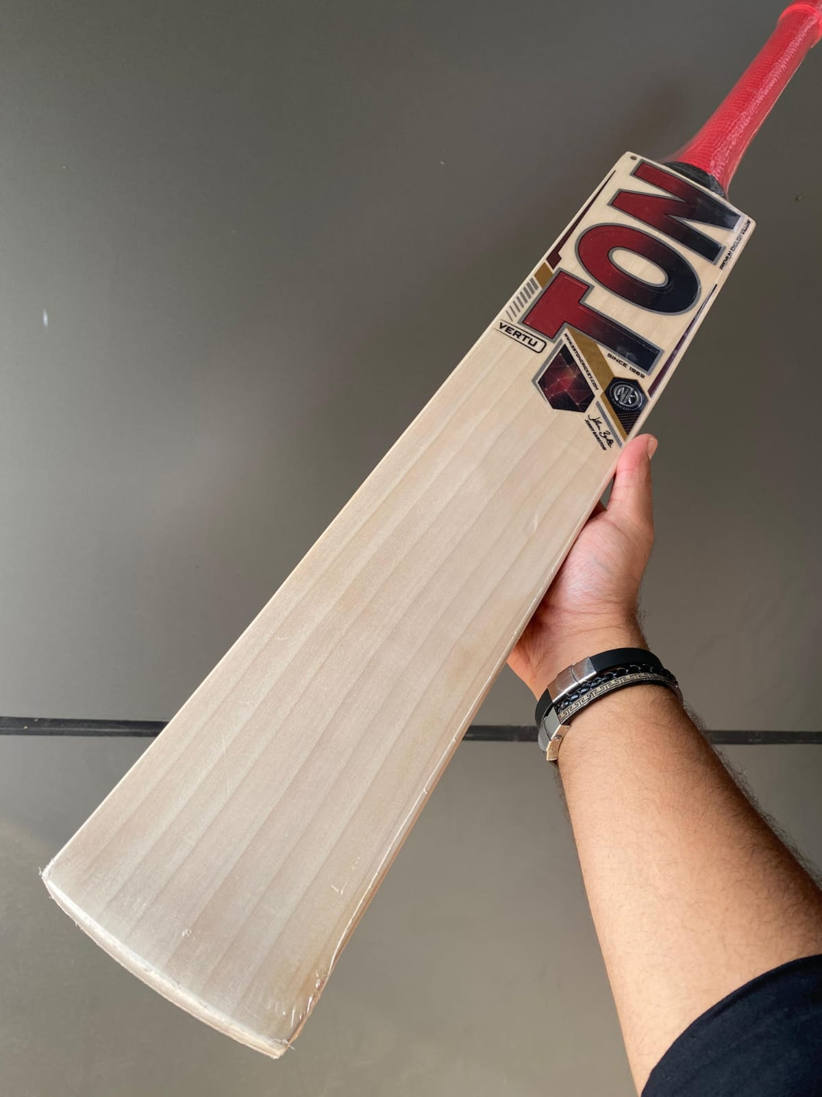 ton vertu english willow salacted bat ton vertu english willow salacted bat