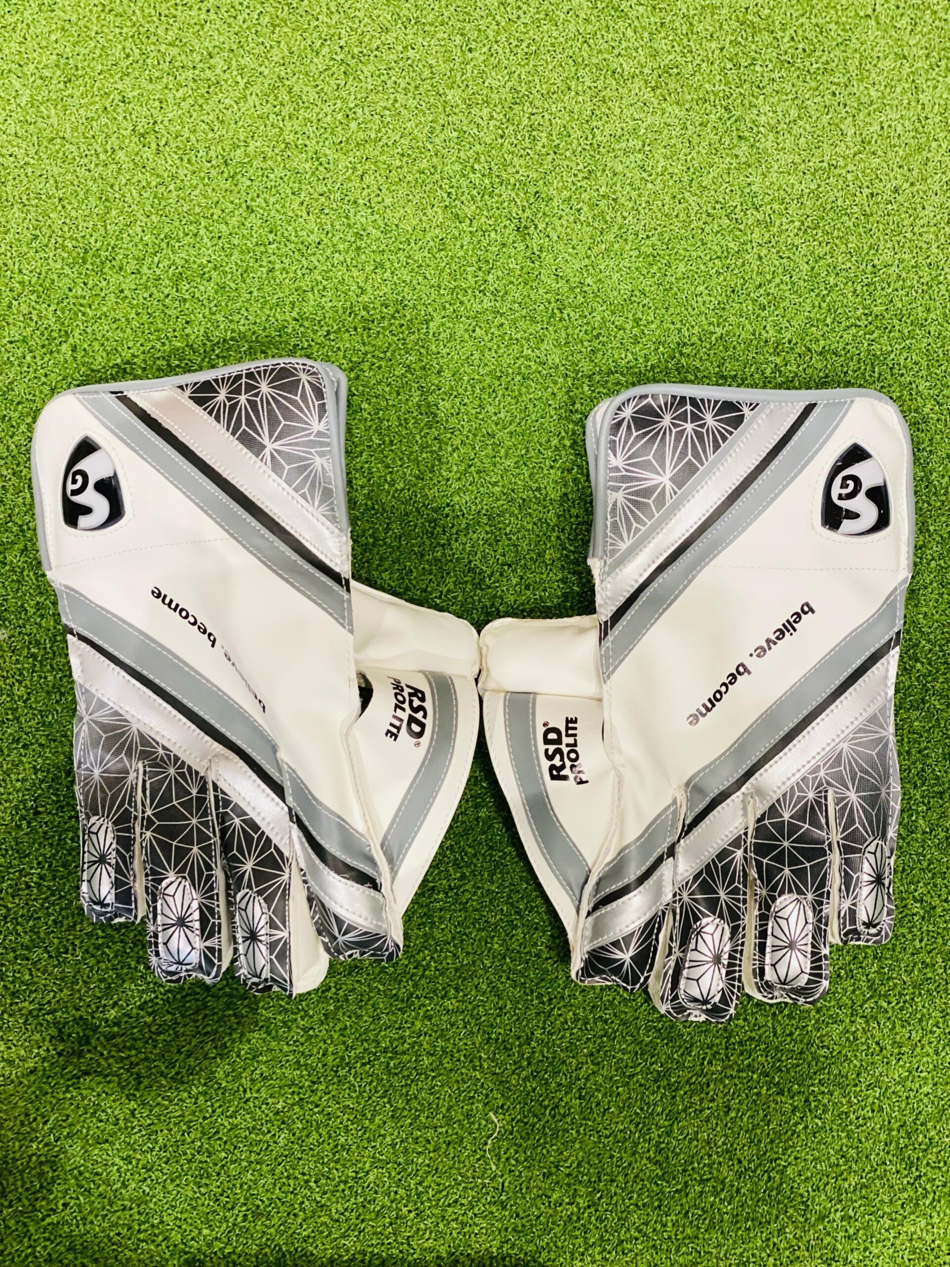 sg keeping batting gloves sg keeping batting gloves